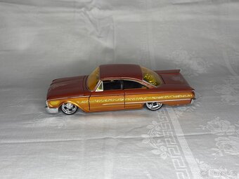 1960 Ford Starliner (kovový, sběratelský) - 2