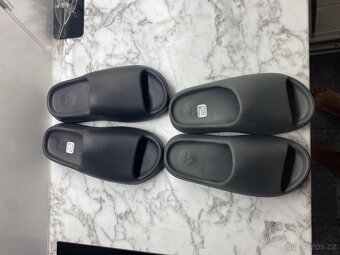 Yeezy slide - 2