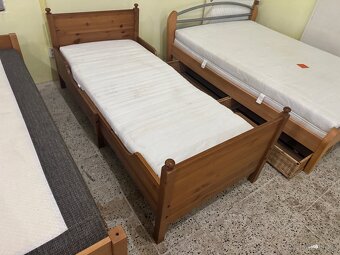 Hezká dřevěná postel-jednolůžko 80x190 IKEA LEKSVIK - 2