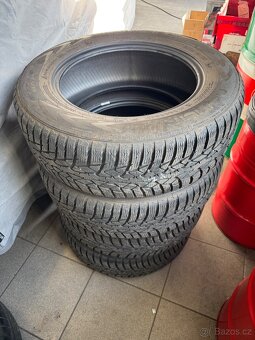 Pneu Nokian zimní 195/65R15 - 2