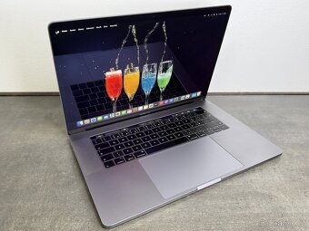 MacBook Pro 15'' 2019 / i9 / 32GB / 512GB SSD / Space Gray - 2