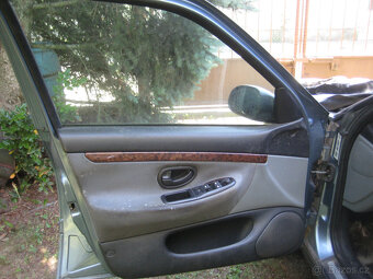 Peugeot 406 prodám dveře:přední i zadní - 2