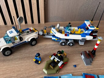 LEGO City 60045 auto s člunem - 2