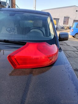 Insignie zadní světlo L - 2