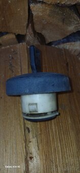 Zátka nádrže  s klíčem Škoda Favorit-Forman - 2