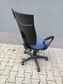 Kancelářské KŘESLO k psacímu stolu s područkami a kolečky - 2