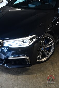 BMW M550i xDrive - 2