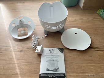 Fontánka na pití pro kočku Pixi - 2