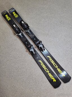 JUNIOR. CARVINGOVÉ LYŽE FISCHER RC4 RACE - 110 CM - 2