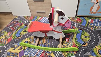 Konik -houpaci koník - 2