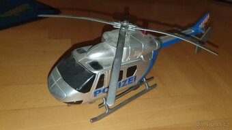 Policejní auto a vrtulník - 2