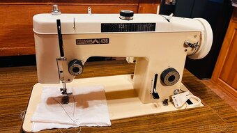 Šicí stroj PREDOM se skříní - 2