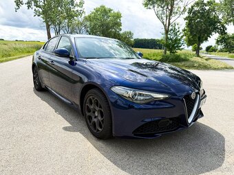 Alfa Romeo Giulia stav tachometru: 88 000km top stav - 2