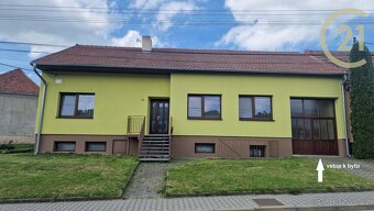 Pronájem bytu 2+1 v rodinné domě se zahradou Uhřice, okr.... - 2