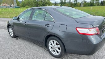 Toyota Camry - 2