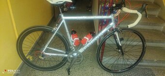 Prodám sil.kolo Focus ALU rám vidlice carbon - 2