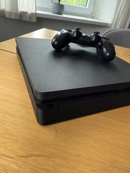 PlayStation 4 Slim – 500GB, vše plně funkční, kosmetické vad - 2