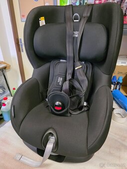 Britax Römer Trifix 2 i-Size Cosmos Black - 2
