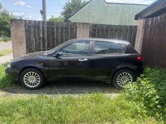 Alfa Romeo 147 1.6TS liftback černá metalíza - 2