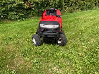 Zahradní traktor Jonsered , Yard Pro - 2