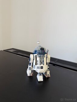 LEGO Star Wars 75379 R2-D2 - 2