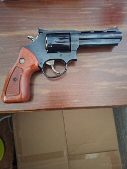Taurus 689 - 2