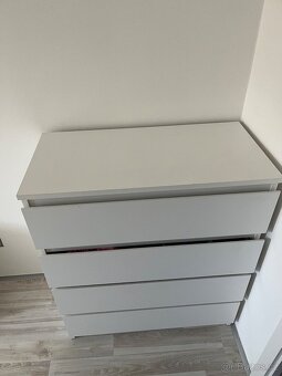 Bílá komoda - 2