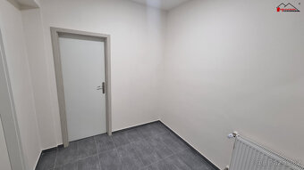 Prostory pro obchody, služby, kancelář, 37 m2, k pronájmu - 2