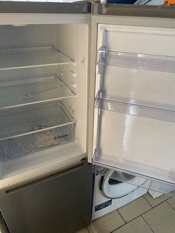 Nepoužitá lednice Beko RCSA240K40SN - 2