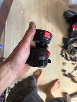Prepinace na Yamaha R1 04-08 - 2