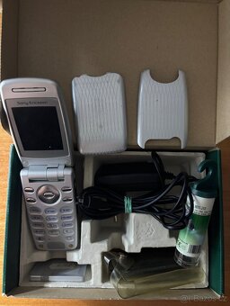 Sony Ericsson Z600 - 2