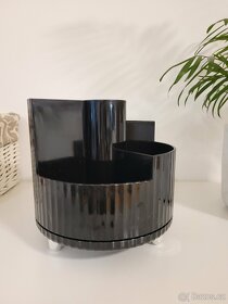 NOVÝ Otočný 360° stojan organizér na štětce kosmetiku rtěnky - 2