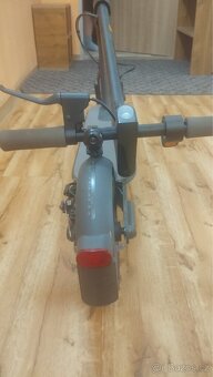 Xiaomi electric scooter mi essential, velmi dobrý stav - 2