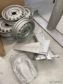 Pískování kovových dílů - auto - moto apod... - 2