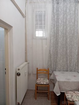 Pronajmu útulný, zařízený ,neprůchozí, uzamykatelný - 2