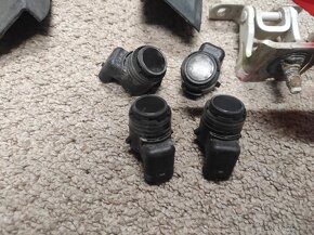 Prodám díly Seat Ateca rv 2017 věci z 5 dveří - 2