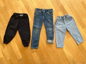 Prodám teplačky a riflicky 98-104 - 2