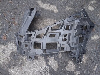 Mercedes w447 drzak narazniku - 2