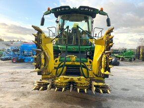 sklízecí řezačka John Deere 8300 - 2