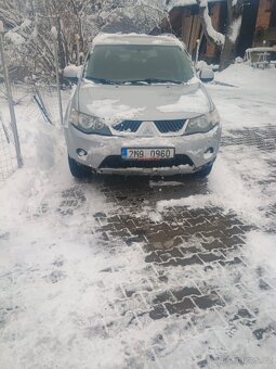 Mitsubishi Outlander - 2
