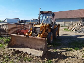 Traktor bagr JCB - 2