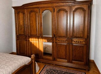 Luxusní vyřezávaná dubová ložnice,7118 - 2