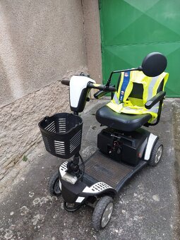 Čtyřkolový elektrický vozík pro seniory - 2