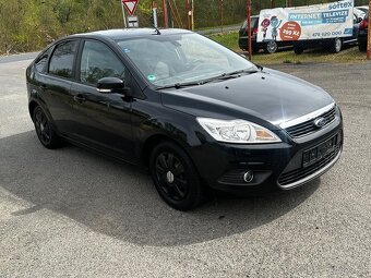 Ford focus 1.8i 92kw, r.2010, 1.maj, serviska, stk - 2