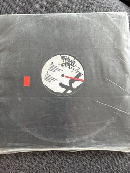 Nezvaní hosté LP - 2