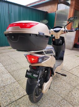 Elektroskútr RACCEWAY E-FICHTL - 2