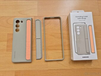 Samsung Z Fold5 standing case with strap - 2
