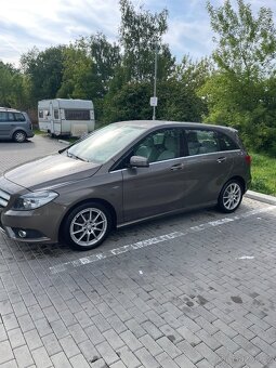 Mersedes Benz B180 - 2