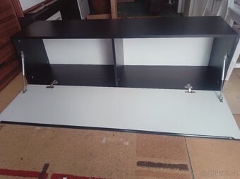 Černý TV stolek - 2