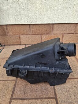 Kryt vzduchového filtru Volkswagen Golf 4 1.8 20V 1J0129607L - 2